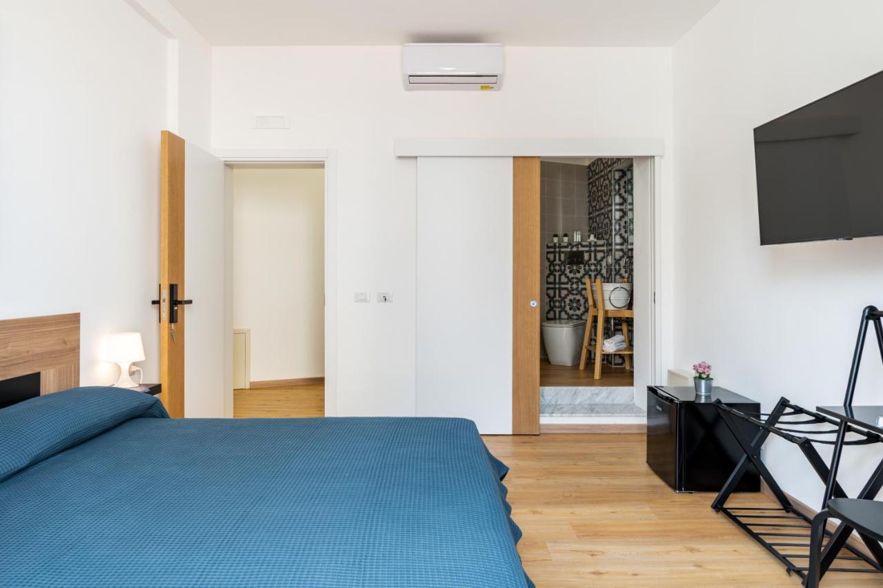 Catania Central Guest House - Rooms With Balcony Экстерьер фото